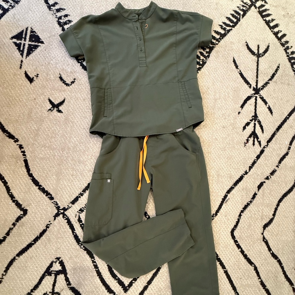 Olive Green Women's Pants & Top Set